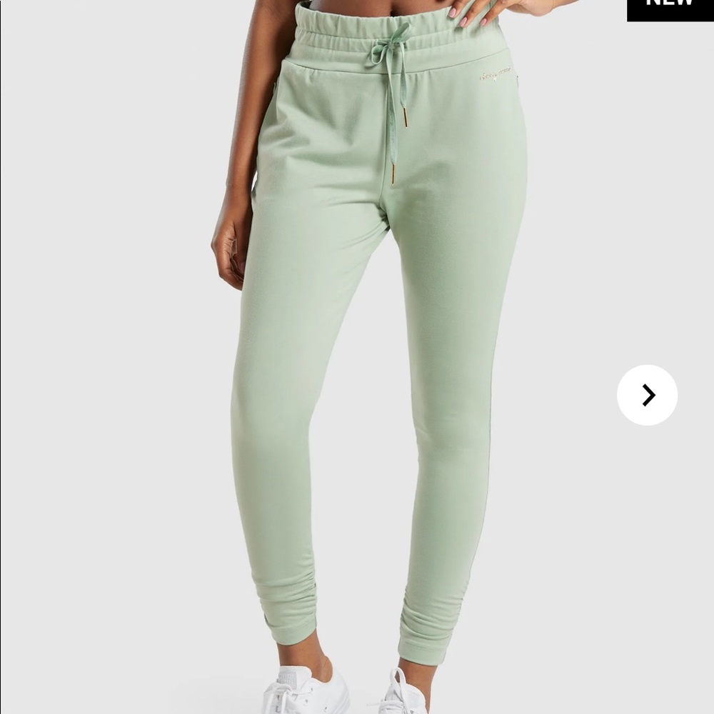 Whitney Gymshark joggers size M